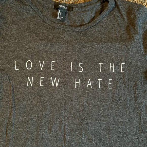 Forever 21 graphic tee - Picture 6 of 6